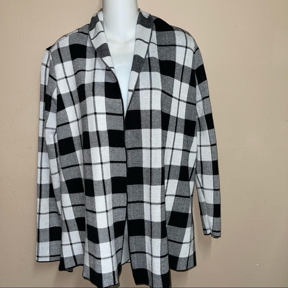 Jillian Nicole sweater size medium